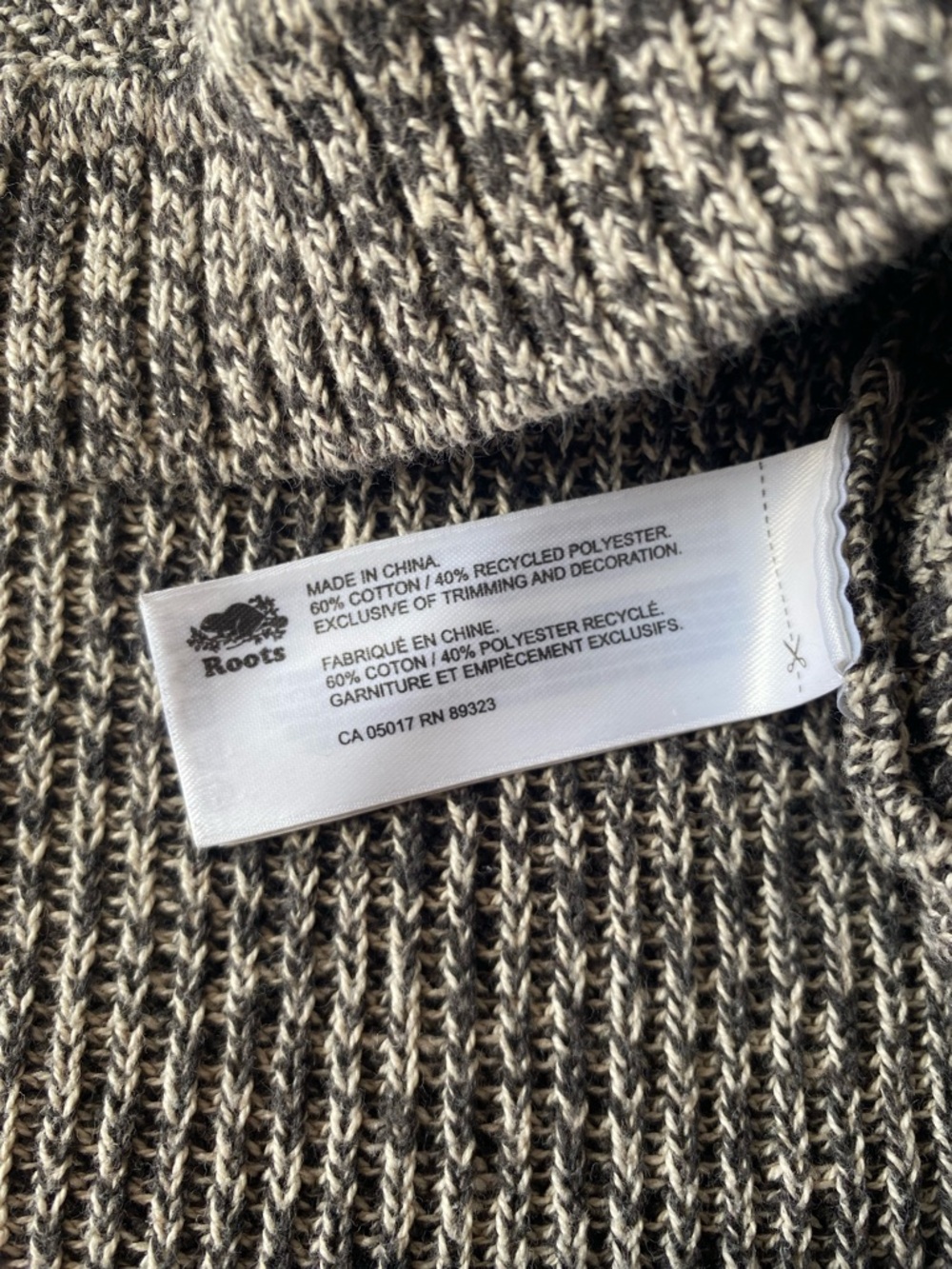 ROOTS Cabin Knit Heathered Gray Crewneck Sweater with Contrast Cuff - Picture 7 of 7